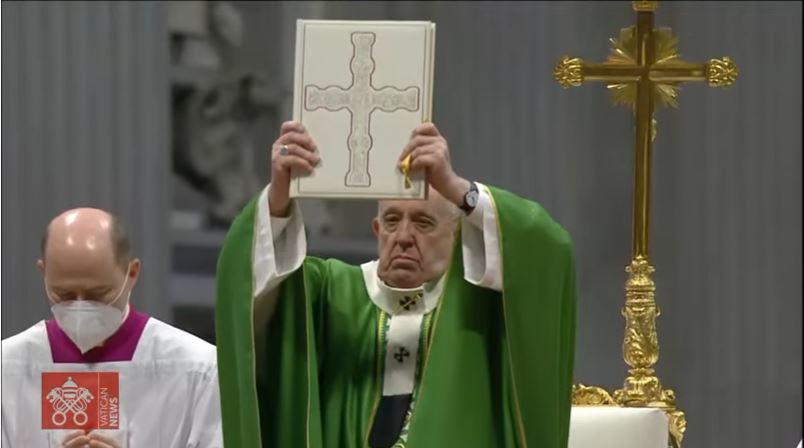 papa francisco y la biblia